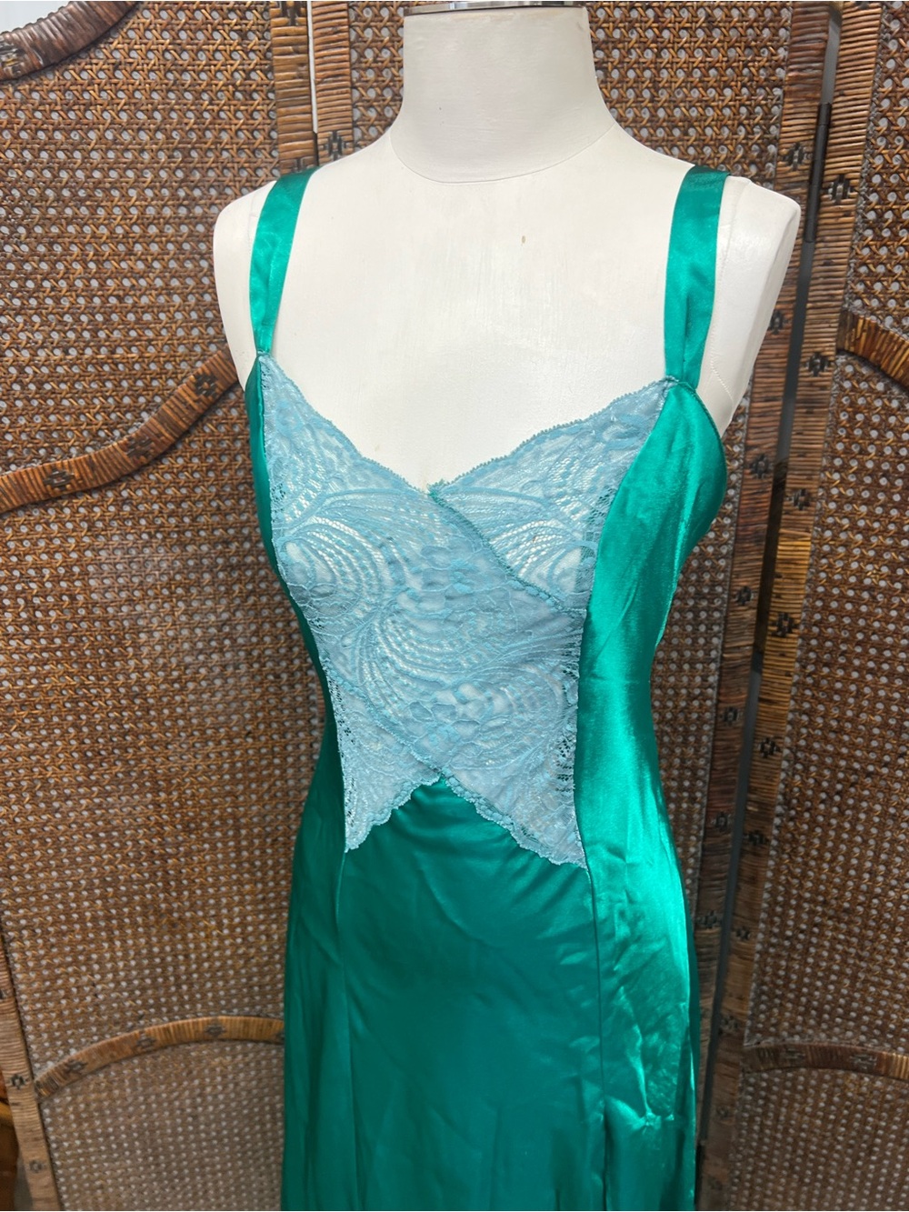 Vintage Victoria’s Secret gold label green long nightgown lace petite guessing s - Picture 11 of 15